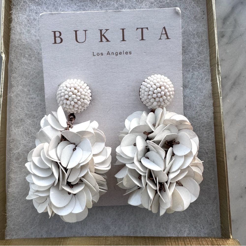 BUKITA Nude Flower Earrings